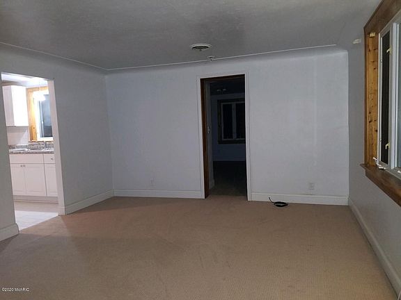 5th image of 16623 136th Ave