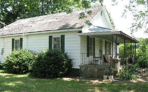 2nd image of 1668 Lakeview Dr