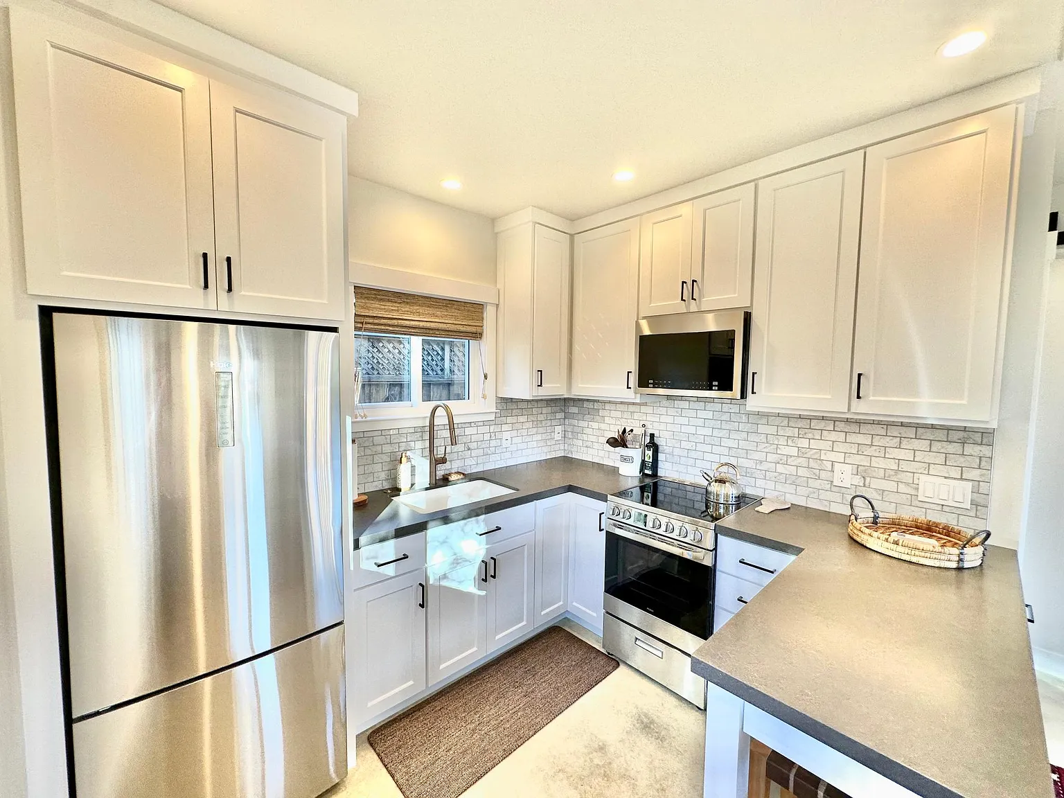 1 bed, 320 sqft, $2,200 — Photo 4