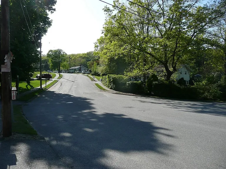 1 Cayuga Dr — Photo 25