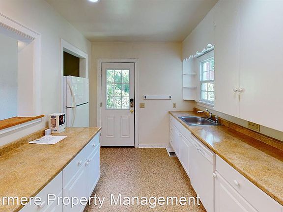 3rd image of 216 N Bellevue Ave