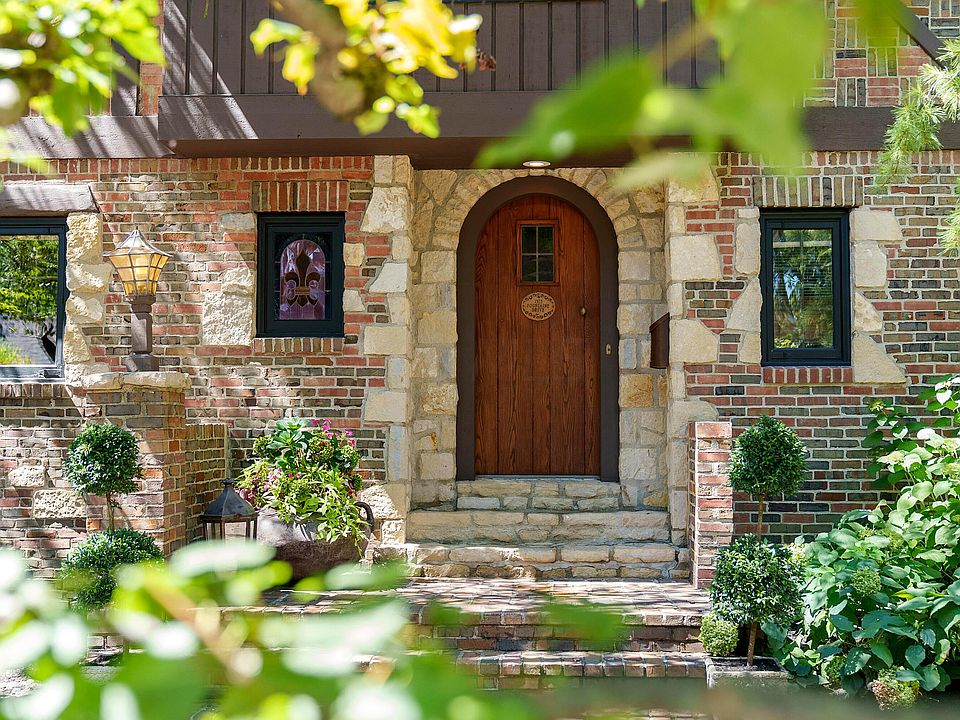 1st image of 1373 Fountaine Dr
