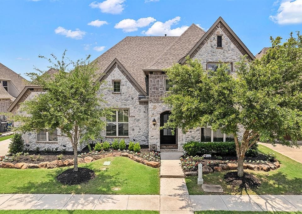 1st image of 1349 Claire Ln