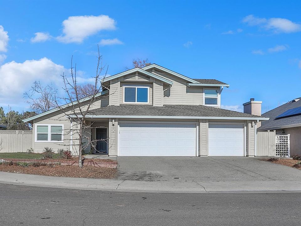 1st image of 425 Heron Pl