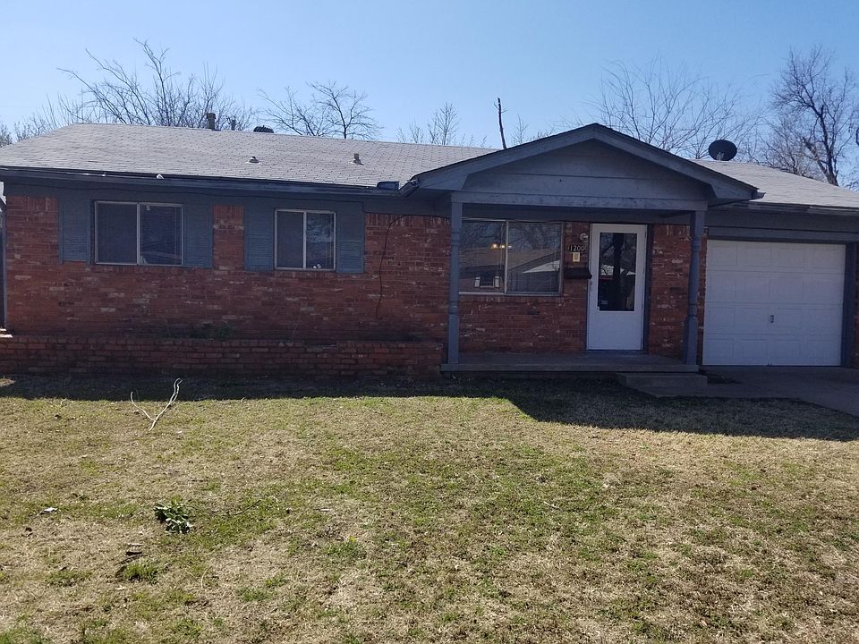 2nd image of 1200 NW 102nd St