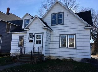 710 W 2nd St, Dixon, IL 61021