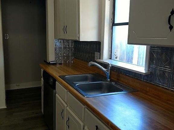 4th image of 926 Crockett St