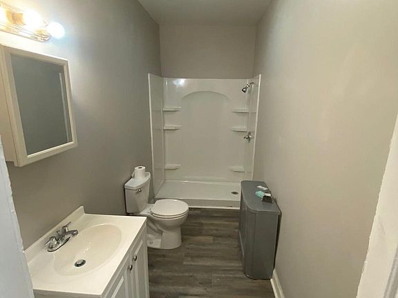 4th image of 658 N 52nd St #3