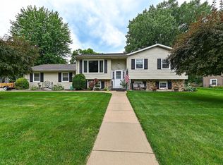 708 N Water St, Watertown, WI 53098