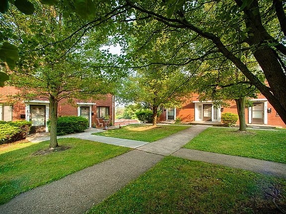 4th image of 430 Hoodridge Dr