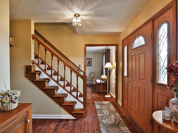 4th image of 7682 Starmont Ct