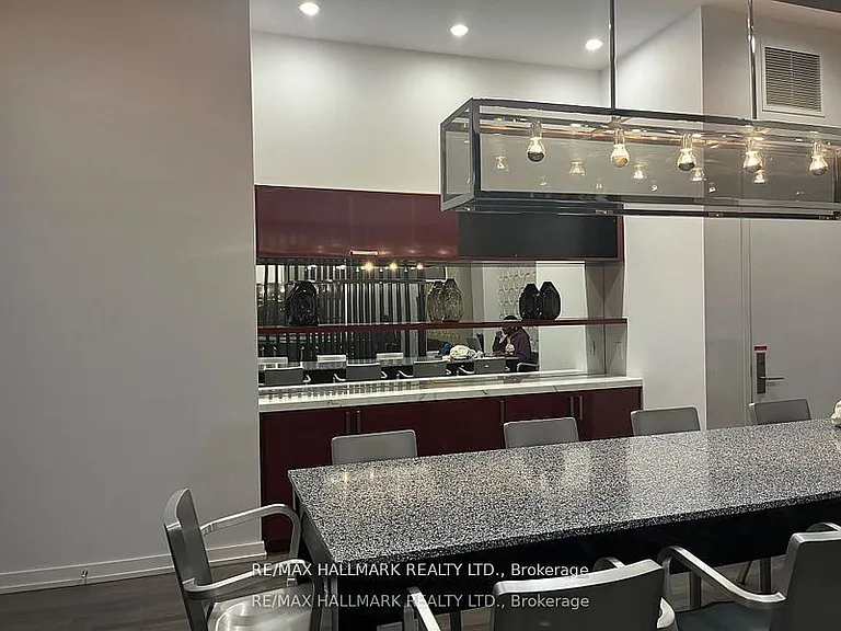560 Front St W #428 — Photo 34