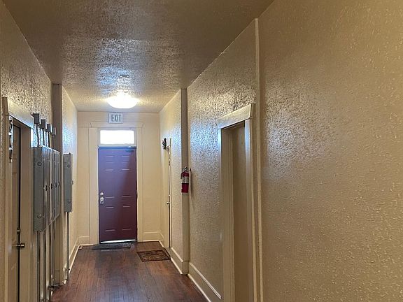 3rd image of 1419 S Broadway #203