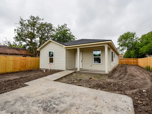 815 Elesa St, Corpus Christi, TX 78405