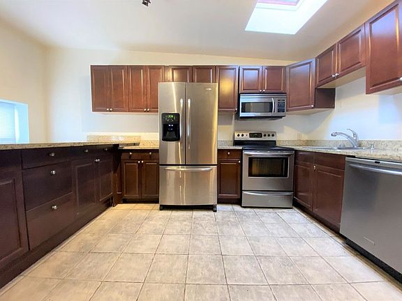 2nd image of 5-47 51st Ave #4B
