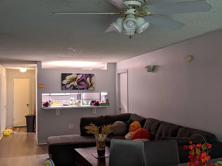 3921 SW 34th St #312 — Photo 1
