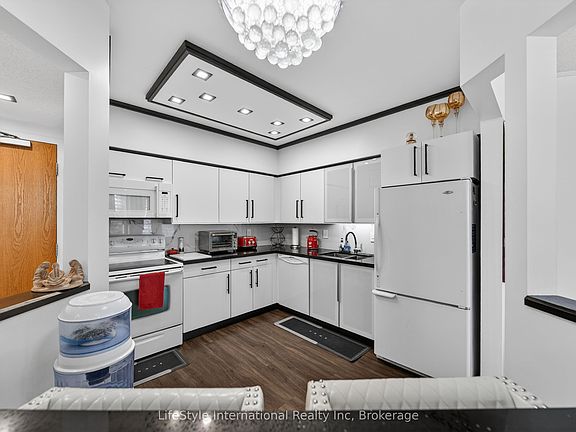 4th image of 208 Silvercreek Pkwy N #213