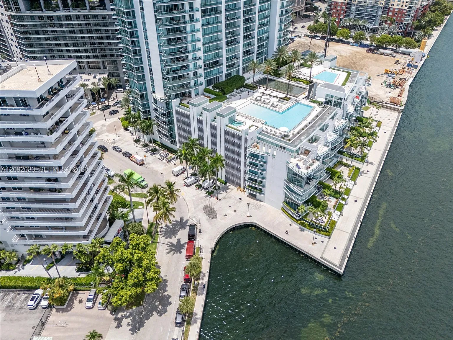 Jade Residences At Bricke — Photo 1