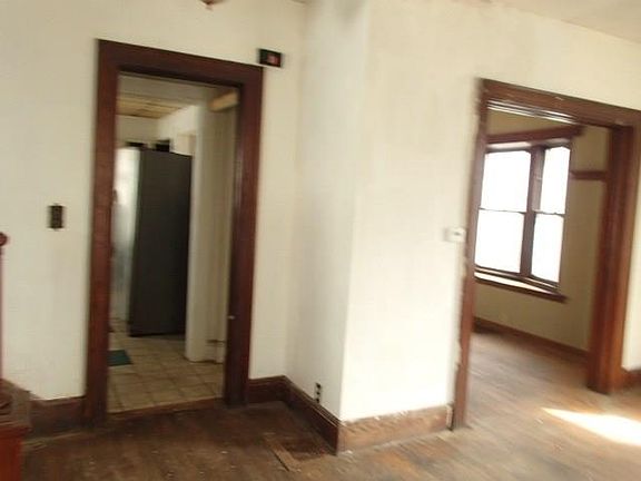 4th image of 256 Glenwood Ave