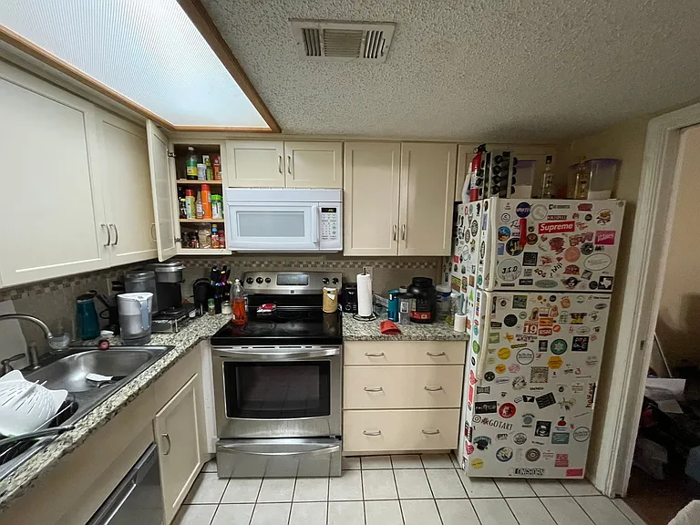 706 W 22nd St #103 — Photo 7