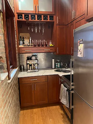 Rented by SERHANT. | media 5