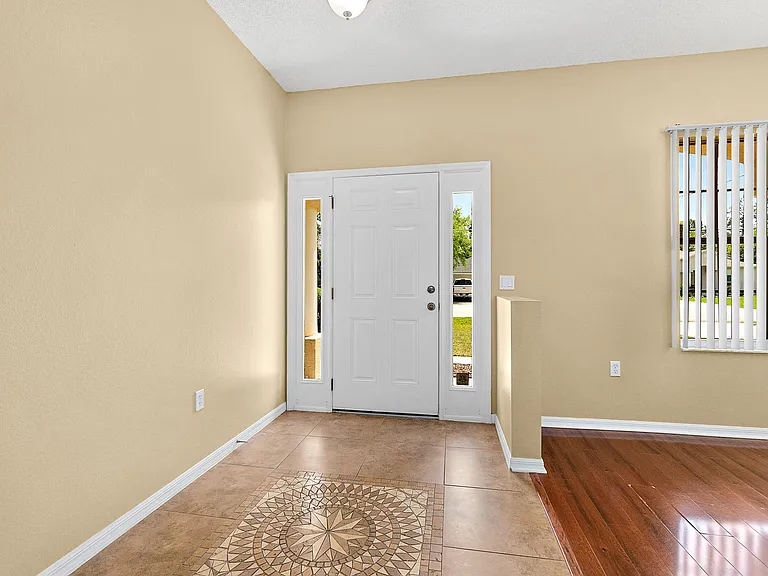 37 Pine Grove Dr — Photo 4