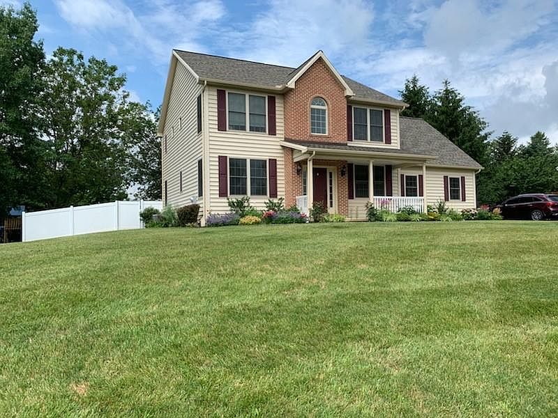2nd image of 1135 Suffolk Dr