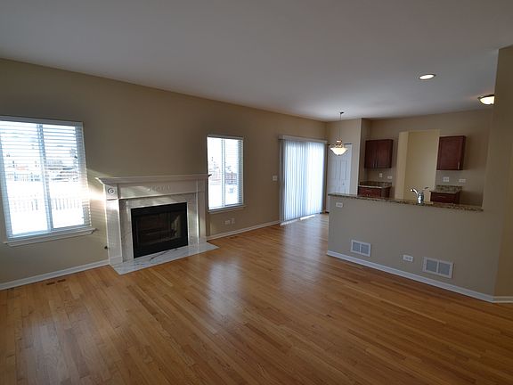 4th image of 227 Cedarfield Dr