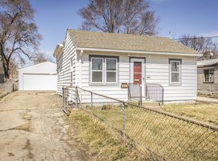2246 Garfield Ave, Des Moines, IA 50317