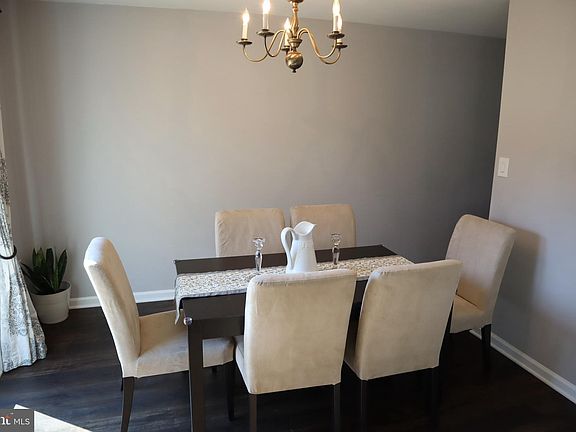 5th image of 20509 Neerwinder St