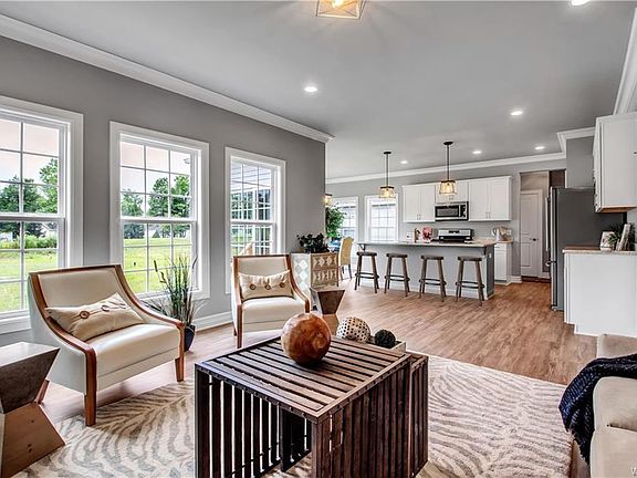 4th image of 38 Eagleview Dr