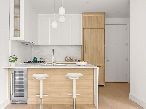 3rd image of 184 Hawthorne St #2B