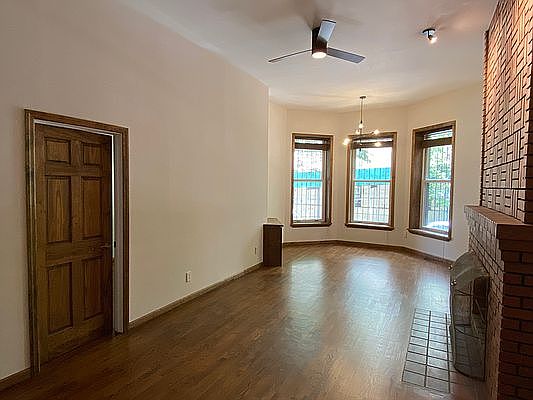 3rd image of 308 W 77th St APT 3