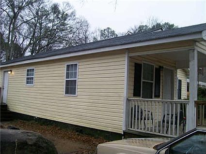 2nd image of 122 Howell Dr SW
