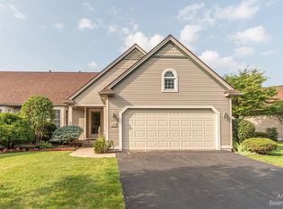121 Willow Ct, Chelsea, MI 48118