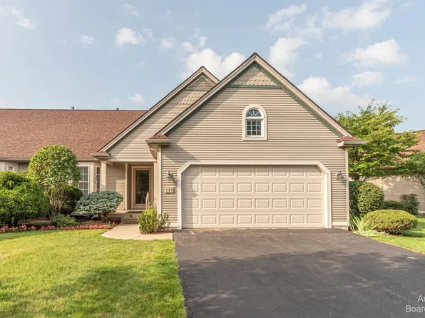 121 Willow Ct, Chelsea, MI 48118