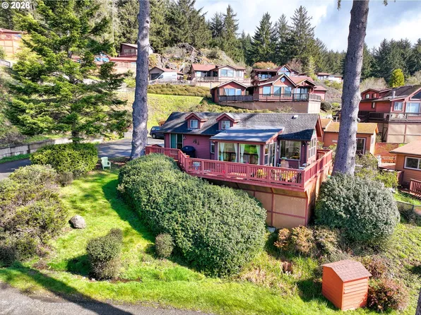 19921 Whaleshead Rd Spc U1, Brookings, OR 97415