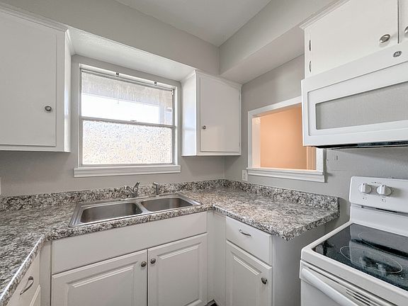 4th image of 4537 Dakota St Unit 3