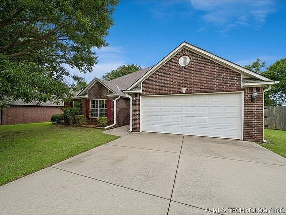 3rd image of 5309 Richmond Dr