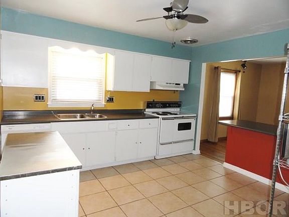 5th image of 225 Edinborough Dr