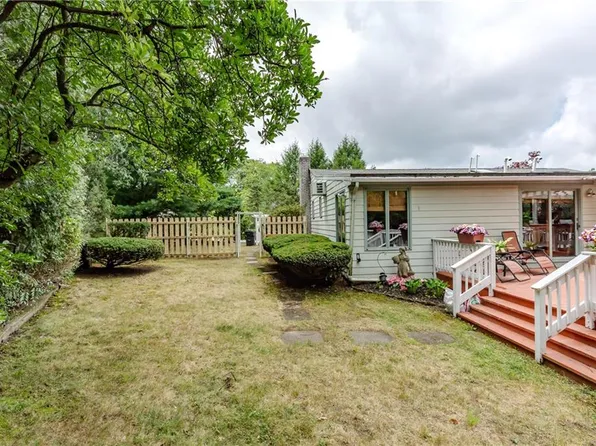 1 Polly Dr, North Providence, RI 02911