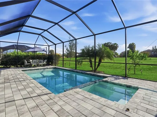 1384 Birdie DR, NAPLES, FL 34120