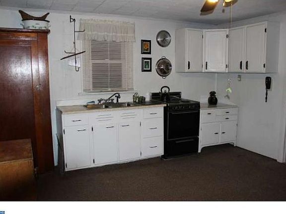 4th image of 202 Thwing St