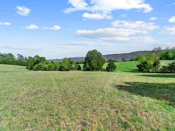 5th image of 9 Ash Meadow Dr
