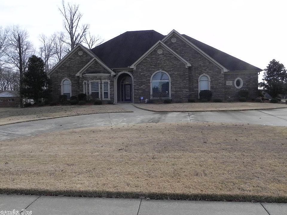 1st image of 1615 Foxwood Dr