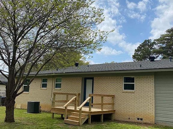 4th image of 1418 Miami Dr