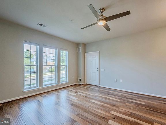 3rd image of 42677 Wardlaw Ter
