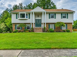 15 Patton Ct, Wayne, NJ 07470