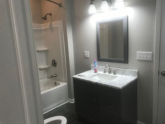 5th image of 527 1st St APT 3S