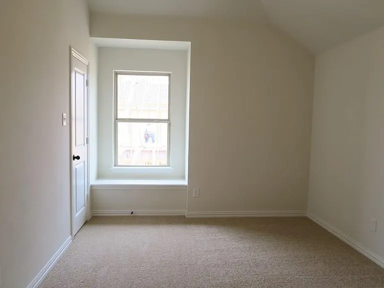 15704 Governors Island Way — Photo 25